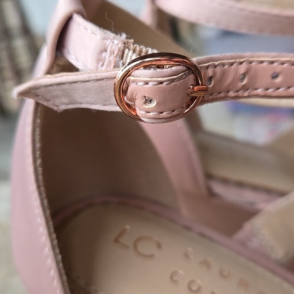 LAUREN CONRAD. Blush Bow Sandals. Size 6M. Like New Condition! - Picture 6 of 12